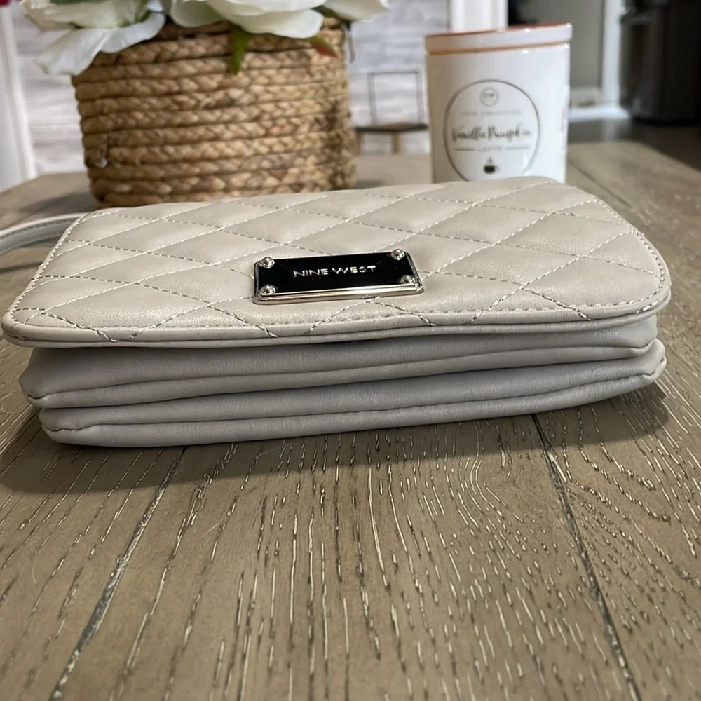 Nine West crossbody bag - Picture 9 of 9